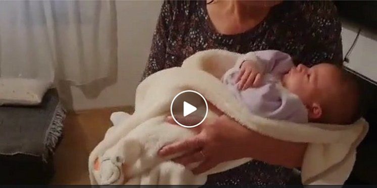 (VIDEO) Pogledajte kako &#039;imocka baba&#039; uspavljuje bebu