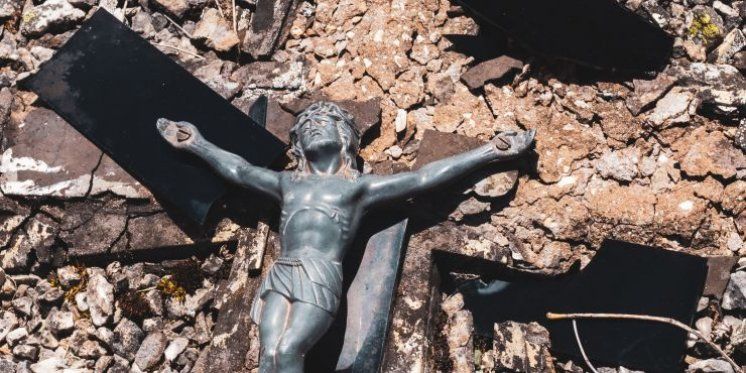Tijekom 2019. u Europi vandalizirano 3 000 kršćanskih objekata