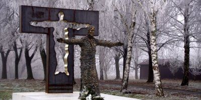 Skulptura koja oduzima dah: Uskrsli Krist izlazi iz ranjenog Vukovara i grli sve