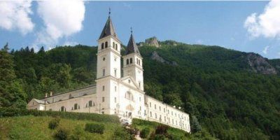 Samostani Bosne Srebrene odražavaju zraku Božje ljepote