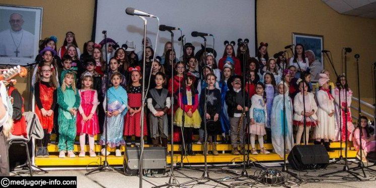 Održan humanitarni koncert „MASKE SU PALE“