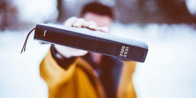 Koji prijevod Biblije čitati i kako – kojim redom? Odgovara don Damir Stojić