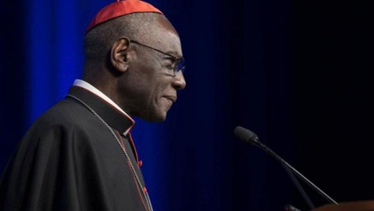 Kardinal Sarah: &quot;Virtualna&quot; misa ne može zamijeniti osobno sudjelovanje u euharistijskom slavlju