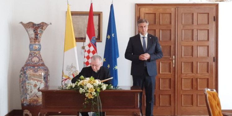 Susret predsjednika Vlade RH i Papina državnoga tajnika u Splitu