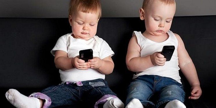 Pametni telefoni pogubno djeluju na djecu, upozoravaju znanstvenici