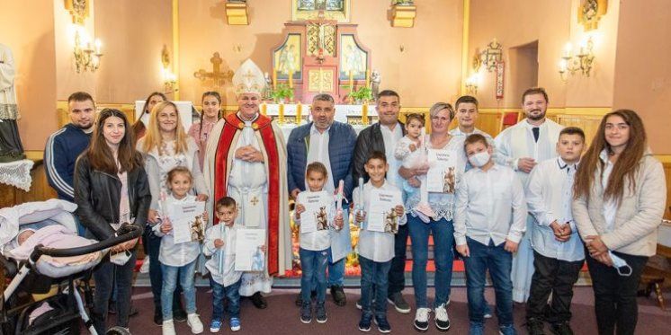 VELIKO SLAVLJE! Biskup Košić krstio četvrto, peto, šesto, sedmo i osmo dijete iz obitelji Kabić