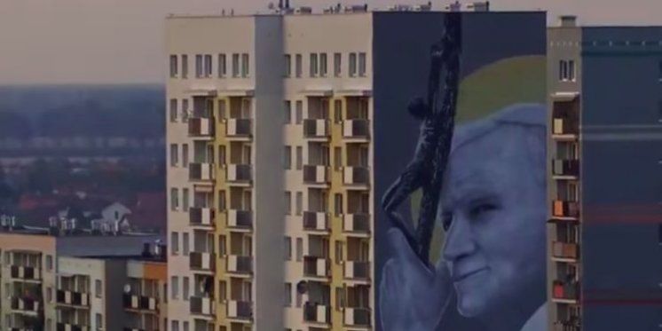 (VIDEO) U Varšavi osvanuo veliki mural pape Ivana Pavla II.