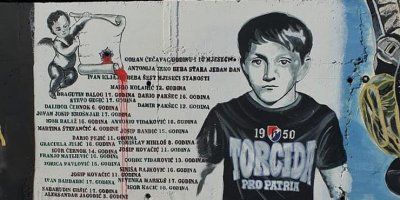 POČAST GRADU HEROJU: Torcida krasnom gestom odala počast ubijenoj djeci u Vukovaru