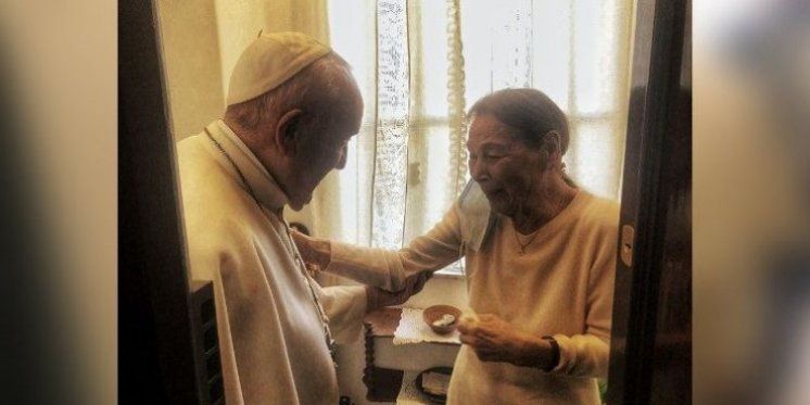 Papa Franjo iznenadio posjetom mađarsku židovku koja je preživjela holokaust
