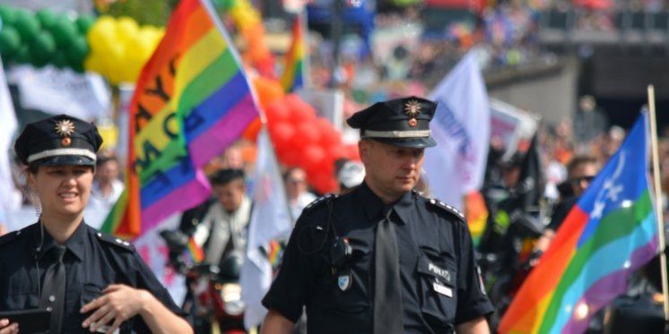 Poljska najavila zabranu usvajanja djece istospolnim parovima: &quot;To je prijetnja rimokatoličkom načinu života&quot;