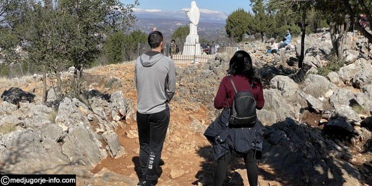 Mladi par iz Austrije se zaručio na Brdu Ukazanja