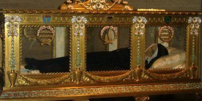 Što su relikvije i zašto ih Crkva časti?