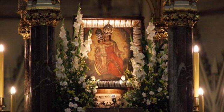 Kardinal Bozanić predvodi proslavu svetkovine Majke Božje od Kamenitih vrata