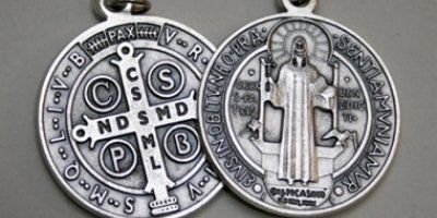 Značenje medaljice svetog Benedikta