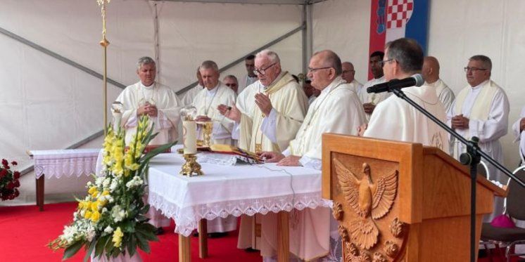 KRAŠIĆ Biskup Jezerinac proslavio 55 godina svećeništva i 30. obljetnicu biskupstva