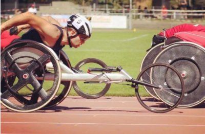 SNAGA MAJČINE MOLITVE I ČUDOTVORNE MEDALJICE Paraolimpijac trči s Bogom