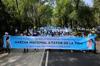 Meksiko: Tisuće ljudi na Hodu za život i žene nakon sporne odluke Vrhovnog suda