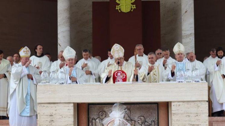 Kardinal Vinko Puljić u Mariji Bistrici: Potrebno nam je strpljenje da svoj križ nosimo