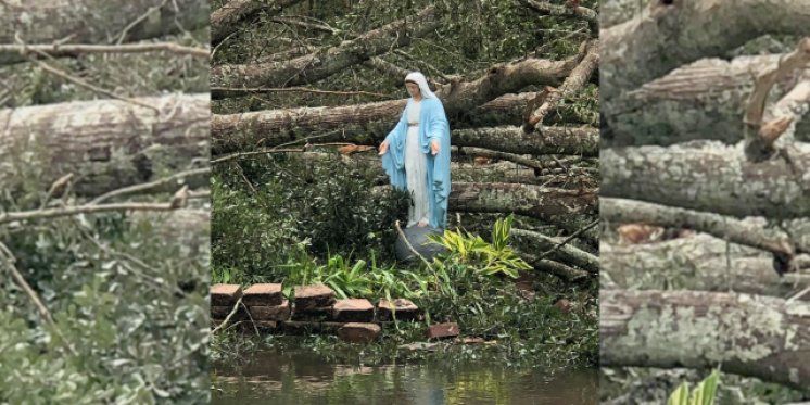 Marijin kip nakon razornog uragana ostao netaknut