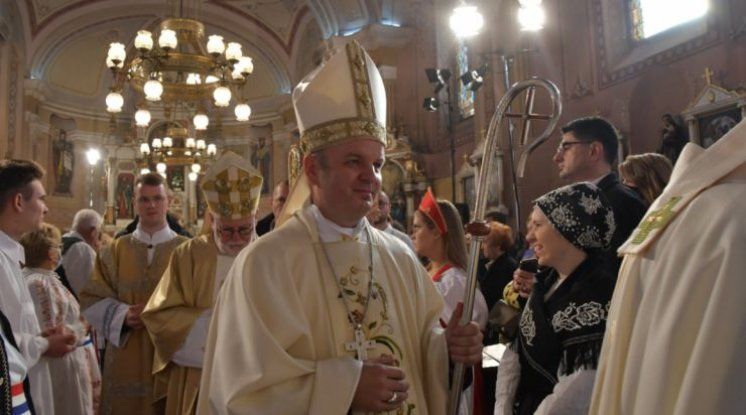 Mons. Fabijan Svalina u Srijemskoj Mitrovici zaređen za biskupa