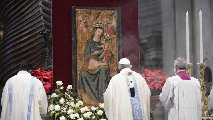 Papa Franjo: Povrijediti ženu znači uvrijediti Boga