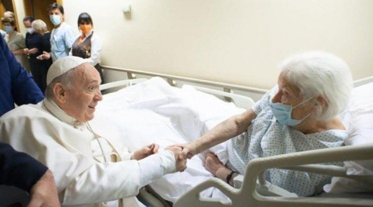 Papina poruka za Svjetski dan bolesnika: Blizina i milosrđe onima koji pate