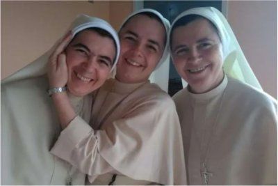 Tri sestre su pozvane da budu redovnice u istom redovničkom redu
