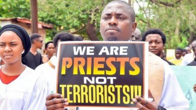 &quot;SVEĆENICI SMO, A NE TERORISTI&quot; U Nigeriji oteta još dva svećenika