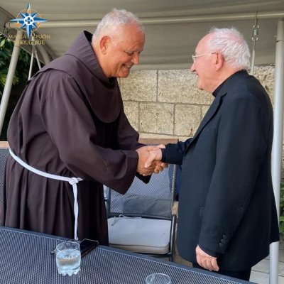 Mons. Aldo Cavalli susreo se s fra Jozom Zovkom u samostanu na Badiji