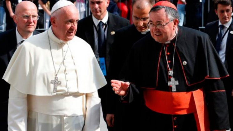 Vrhbosanski nadbiskup u miru putuje na konzistorij u Vatikan
