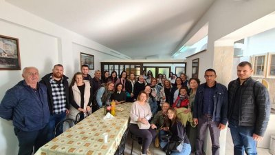 Članovi župnog zbora iz Međugorja posjetili sestre Klarise u Brestovskom