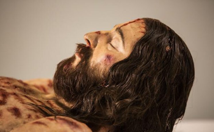 Prvo hiperrealistično tijelo Isusa Krista prema Torinskom platnu izloženo je u Španjolskoj