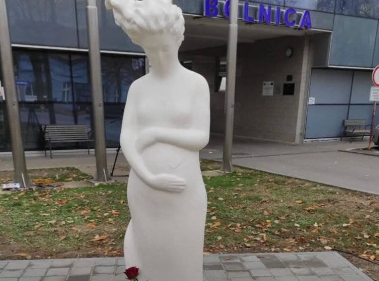 Otvoren spomenik ”Ruža Hrvatska” okrutno umorene trudnice Ružice Markobašić i njezina još nerođena djeteta Antuna