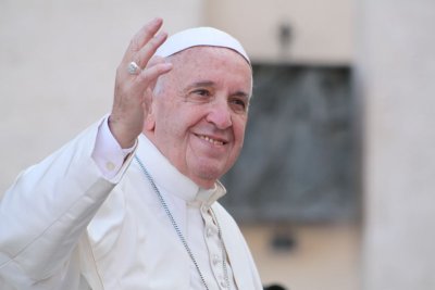 Papa Franjo: Znanje i vjera osvjetljuju tamu mržnje