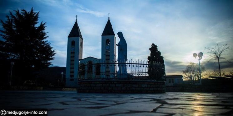 Pripadnost religijskoj grupi je važna za 64 posto Hrvata i Srba te 59 posto Bošnjaka