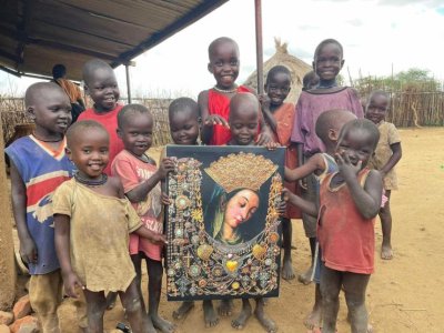 PREDIVNO Dječica iz Afrike u rukama drže sliku Čudotvorne Gospe Sinjske