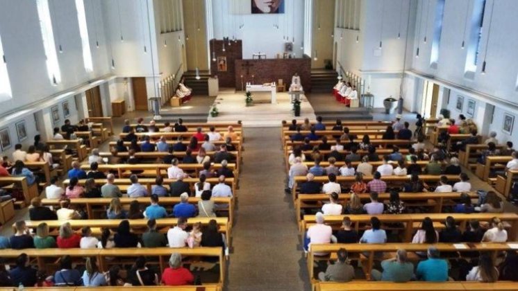 ODRŽANA PRVA SVETA MISA NA HRVATSKOM JEZIKU Hrvatska katolička misija u Essenu ima novi duhovni dom