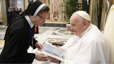 Papa uskliknuo „dobro!“ na hrvatsku zbirku dječjih radova