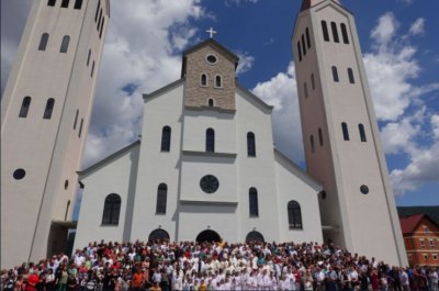 Biskupi pozivaju na obilježavanje bračnih obljetnica na Obiteljskom danu u BiH