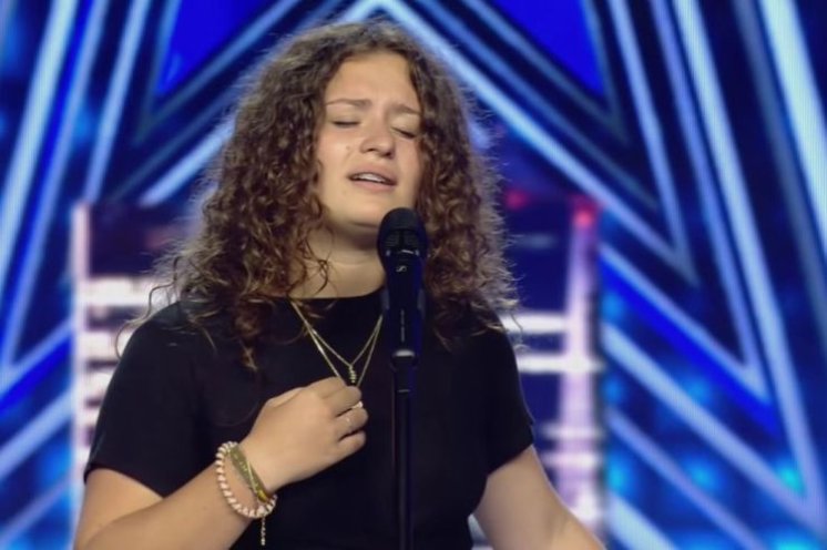 16-godišnjakinja izvela ‘Oče naš’ na talent showu i sve ostavila bez teksta