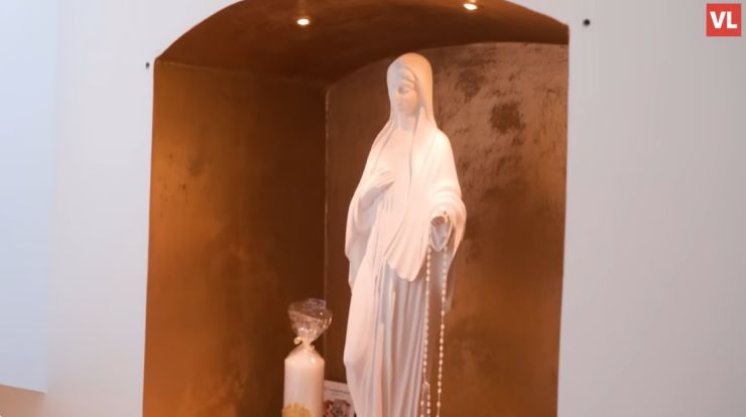 U restoranu Zlatka Dalića u Varaždinu nalazi se oltar u zidu s kipom Gospe
