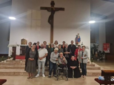 MARIJANSKI ZAVJET ZA DOMOVINU Po molitvi krunice povratnici iz Australije dobili hrvatsko državljanstvo