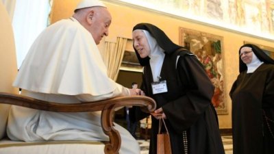 Papa bosonogim karmelićankama: Donosite hrabre odluke na temelju evanđelja, a ne na temelju ljudskih proračuna