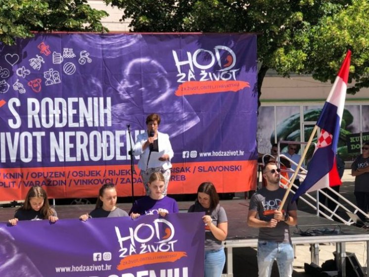 Svjedočanstvo majke iz Knina na Hodu za život: Bol što nisam zagrlila i poljubila drugo dijete – osjećam i danas