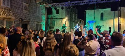 Povijesni koncert duhovne glazbe - Alan Hržica nastupio u srcu Korčule