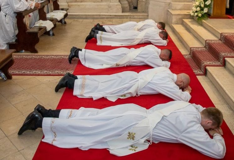 Svećeničko ređenje u Makarskoj