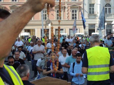 FOTO &amp; VIDEO Održana najposjećenija i najmirnija prva subota u mjesecu na Trgu