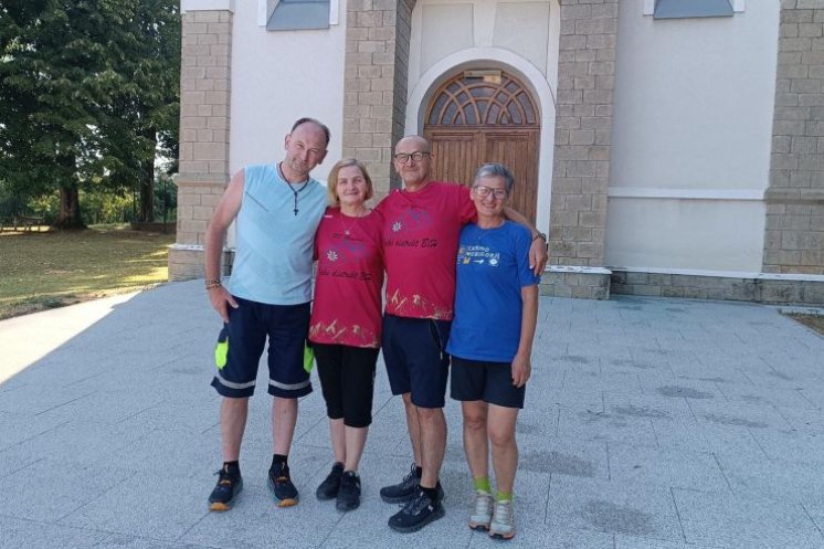 Hodočasnici iz Zovika pješice idu u Međugorje. Pred njima je put dug 360 kilometara