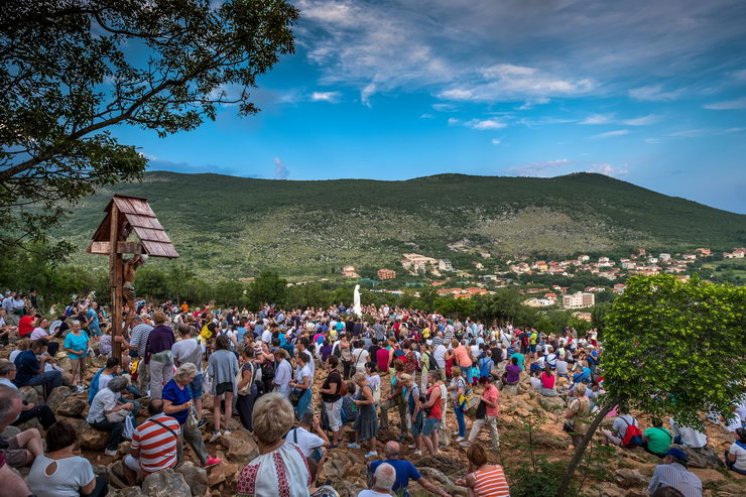 VELIKA GOSPA U MEĐUGORJU: ŽIVITE ZA BOŽJU SLAVU