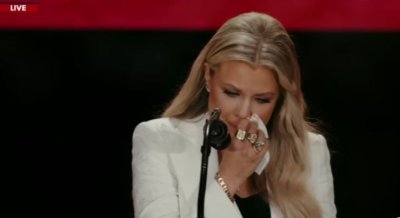 Erika Kirk oprostila ubojici svog supruga: “Krist nas uči ljubiti i neprijatelje”